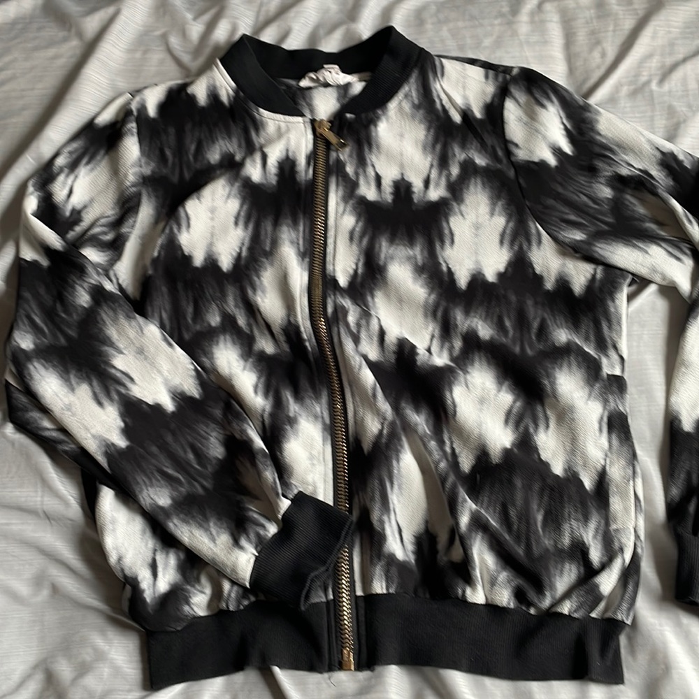 Pattered rayon bomber jacket size XL
